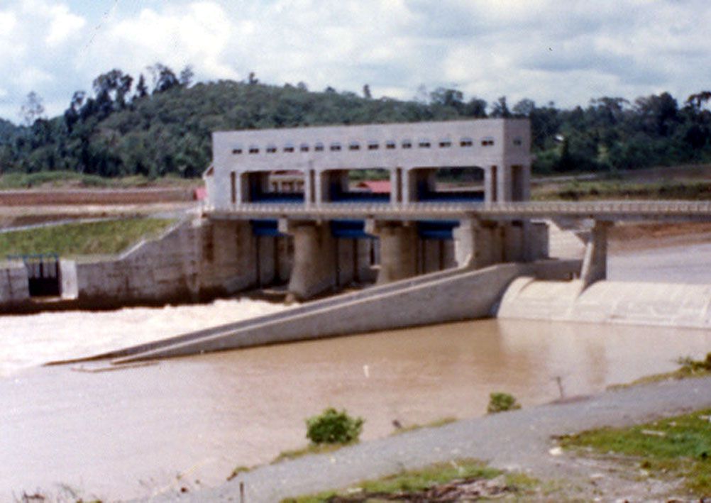 6 Units Roller Gates 15 m x 7.5 m at Balangahari Dam, Jambi, Sumatera