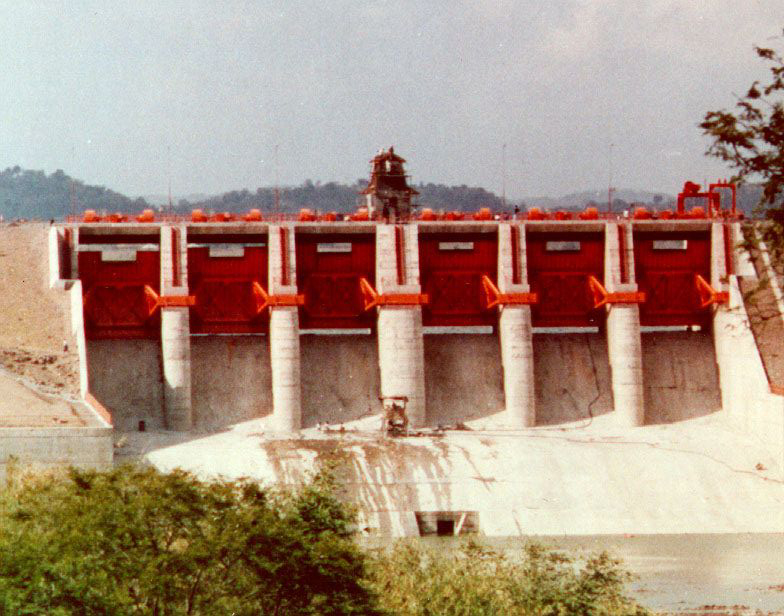 6 Units of Radial Gates 8.5 m x 9.0 m ay Pengga Dam, Nusa Tenggara Barat